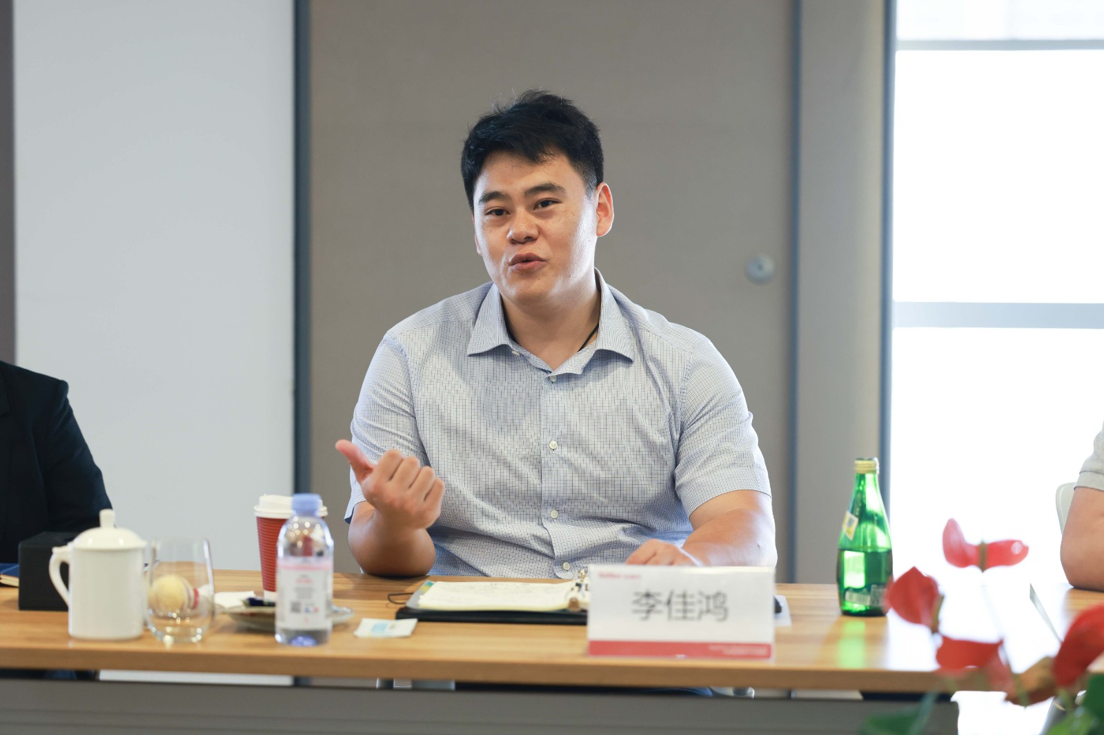 佳鴻總 官網.jpg